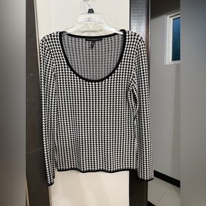 White House Black Market Fitted Ribbed Blouse Black and White